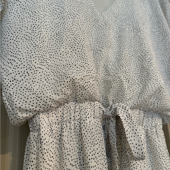 Romantic flowy dress - white with black polka dots - Picture 3 of 5